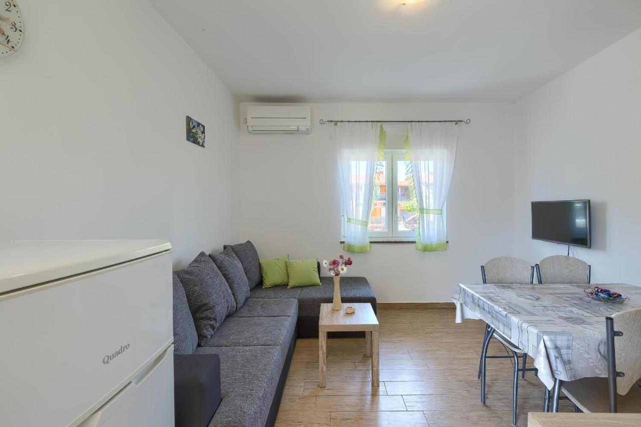 Apartman Mishel 2 Fazana Exterior photo