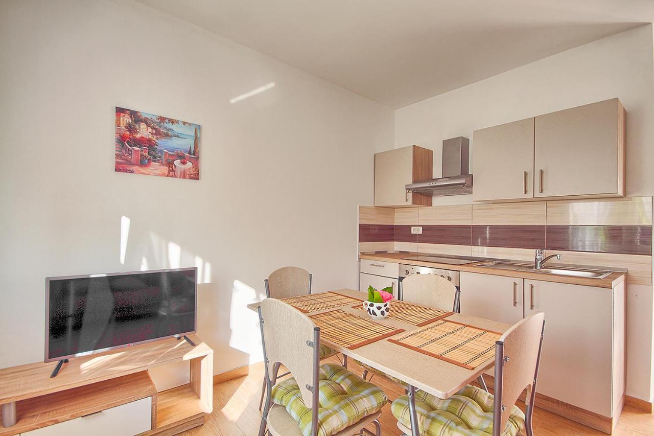 Apartman Mishel 2 Fazana Exterior photo